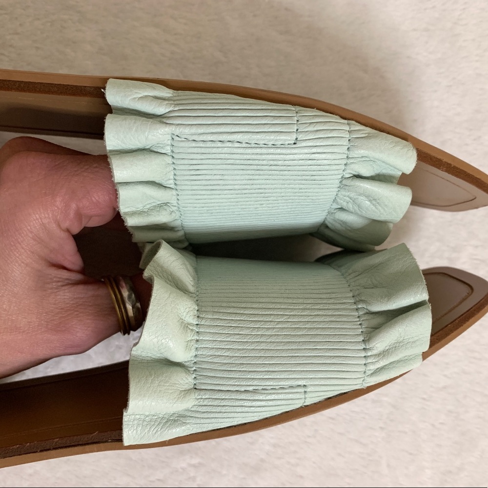 Lewit Cassandra Slides - image 6